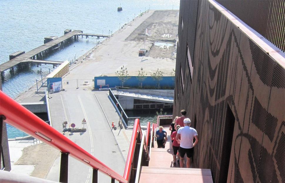 Orașul de cinci minute: Imagini impresionante din cartierul revoluționar al Danemarcei, unde totul este la doi pași distanță 940328