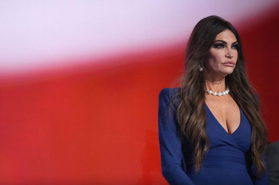 Trump a anunțat că o pune pe fosta logodnică a fiului său ambasadoare în Grecia. Kimberly Guilfoyle și Donald Jr. s-au despărțit recent 940635