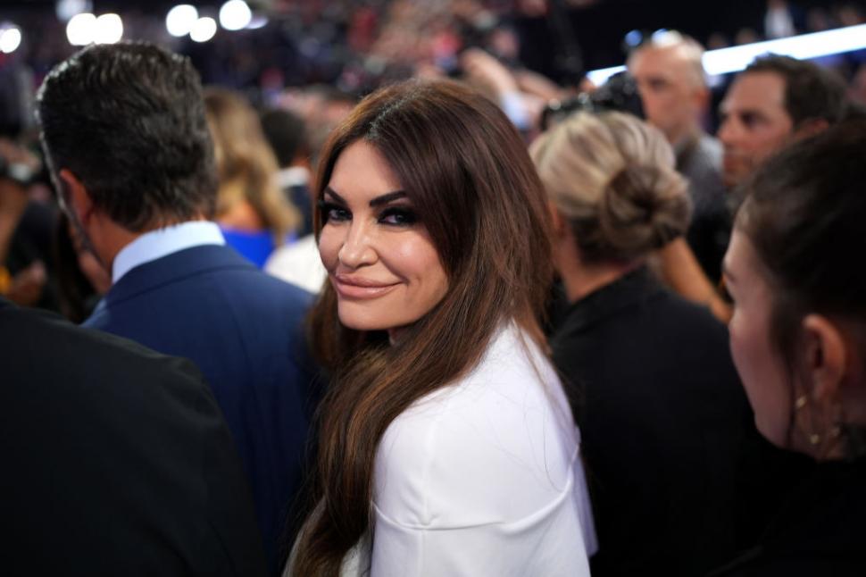 Trump a anunțat că o pune pe fosta logodnică a fiului său ambasadoare în Grecia. Kimberly Guilfoyle și Donald Jr. s-au despărțit recent 940658