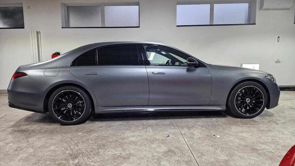 Schimbarea culorii auto prin colantare 940970