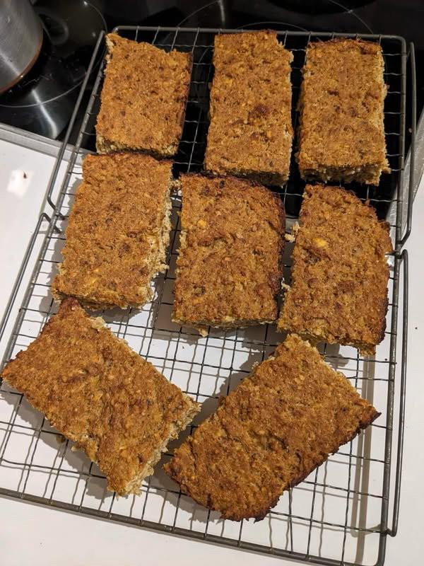 O femeie a găsit pe câmp o ciupercă uriașă. Familia ei a mâncat o săptămână din ea și tot nu s-a terminat 941171