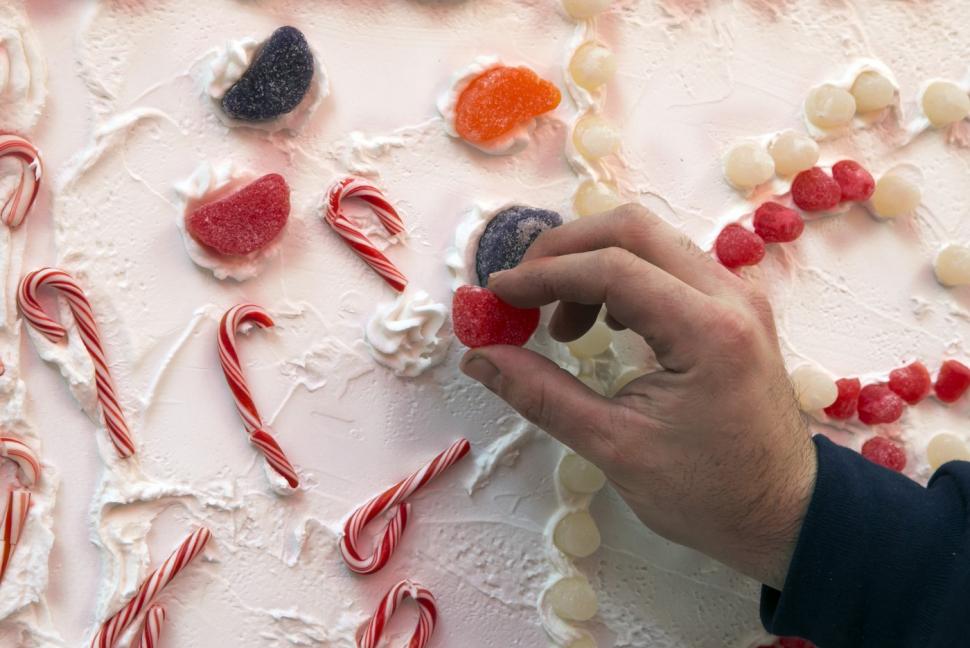 Cum arată cel mai mare sat din turtă dulce din lume. E realizat de un singur artist și e înscris în Cartea Recordurilor 941255