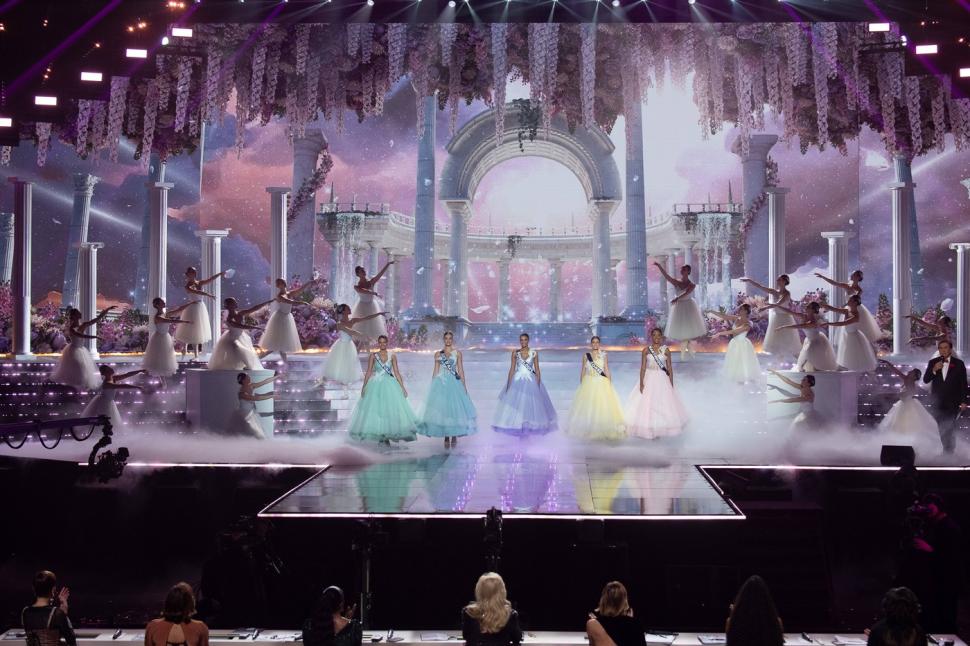 Miss Franța 2025 e o însoțitoare de bord din Martinica. Angélique Angarni-Filopon e cea mai în vârstă candidată din istoria concursului 941220