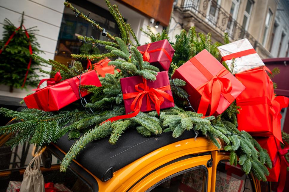 Cele mai frumos decorate clădiri de Crăciun din București în 2024. Unde sunt și cum arată în fotografii noaptea și pe timpul zilei 941430