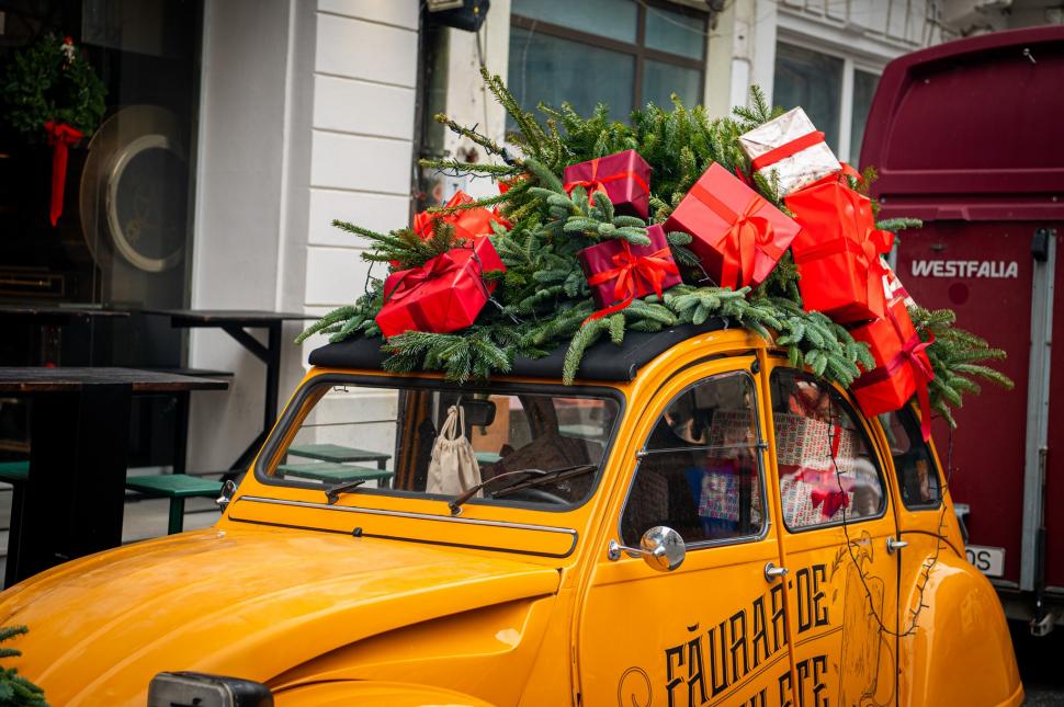 Cele mai frumos decorate clădiri de Crăciun din București în 2024. Unde sunt și cum arată în fotografii noaptea și pe timpul zilei 941431
