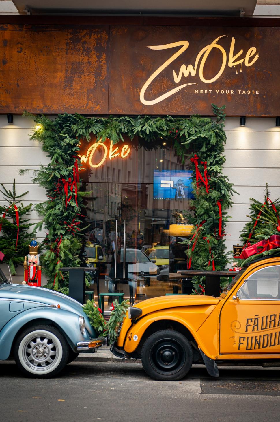 Cele mai frumos decorate clădiri de Crăciun din București în 2024. Unde sunt și cum arată în fotografii noaptea și pe timpul zilei 941437