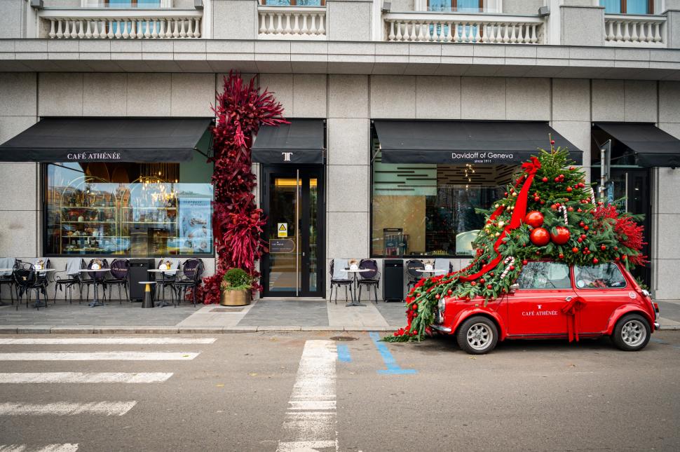 Cele mai frumos decorate clădiri de Crăciun din București în 2024. Unde sunt și cum arată în fotografii noaptea și pe timpul zilei 941446