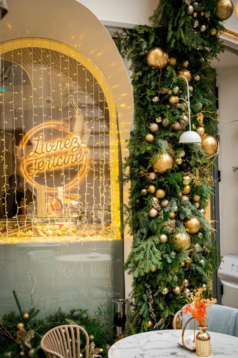 Cele mai frumos decorate clădiri de Crăciun din București în 2024. Unde sunt și cum arată în fotografii noaptea și pe timpul zilei 941450