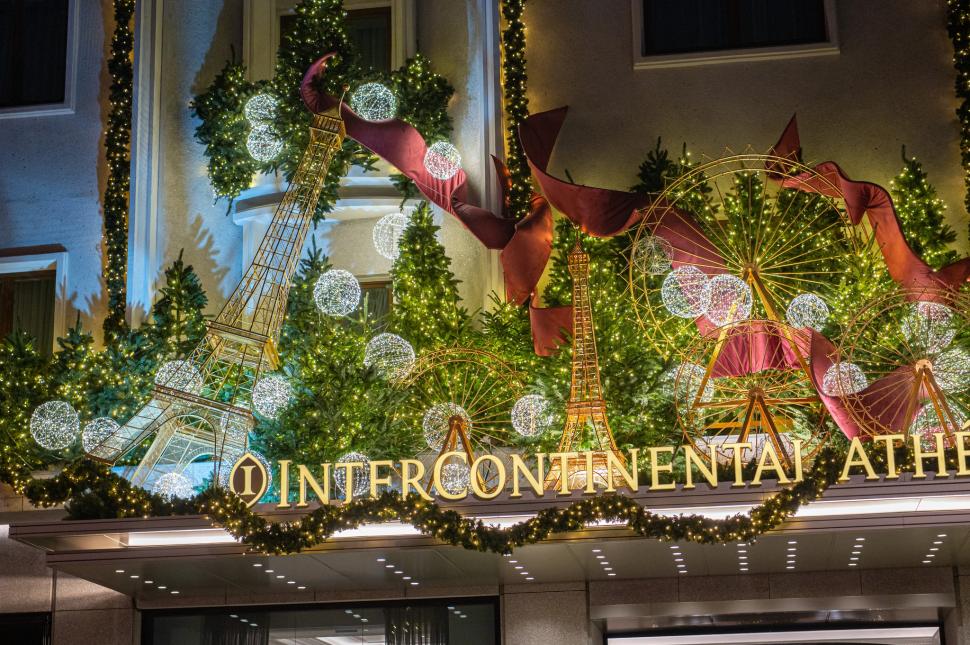 Cele mai frumos decorate clădiri de Crăciun din București în 2024. Unde sunt și cum arată în fotografii noaptea și pe timpul zilei 941463