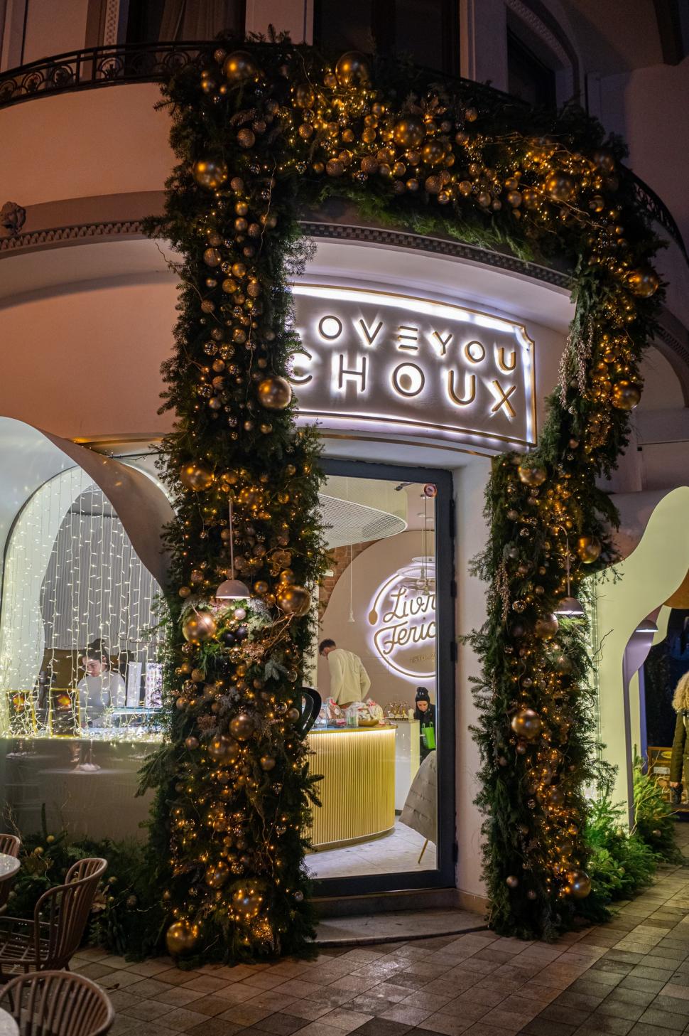 Cele mai frumos decorate clădiri de Crăciun din București în 2024. Unde sunt și cum arată în fotografii noaptea și pe timpul zilei 941466