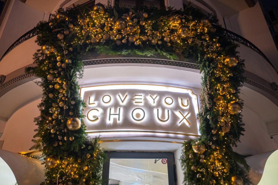 Cele mai frumos decorate clădiri de Crăciun din București în 2024. Unde sunt și cum arată în fotografii noaptea și pe timpul zilei 941467