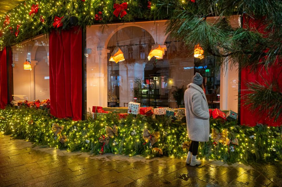 Cele mai frumos decorate clădiri de Crăciun din București în 2024. Unde sunt și cum arată în fotografii noaptea și pe timpul zilei 941474