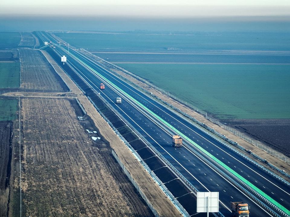 De vineri se circulă pe încă 36 km din Autostrada Moldovei. Şeful CNAIR promite încă 21 de kilometri săptămâna viitoare 942179