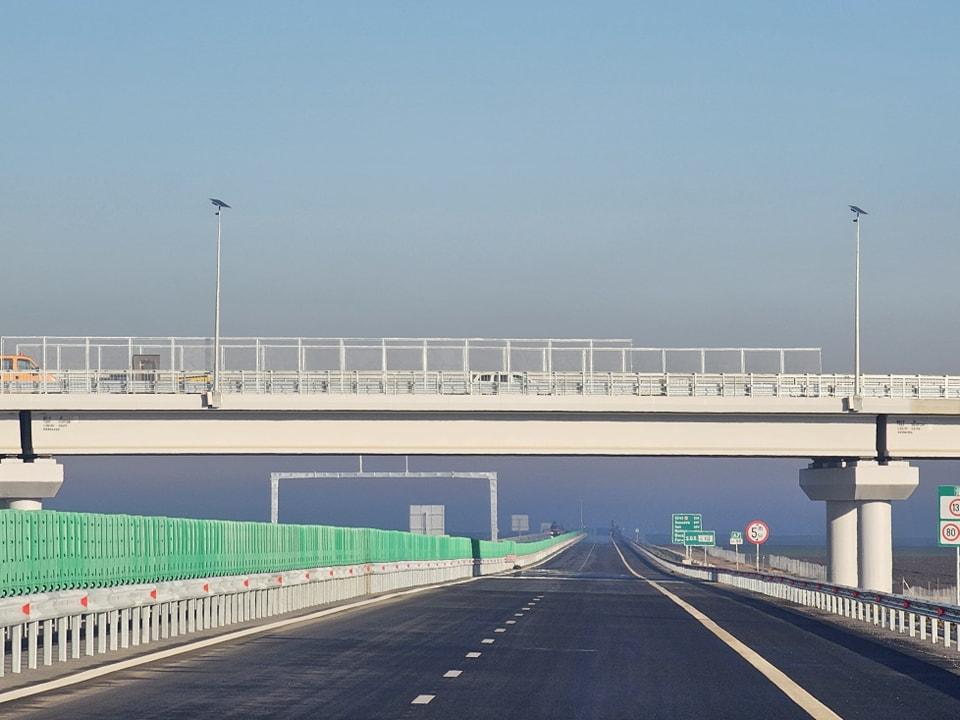 De vineri se circulă pe încă 36 km din Autostrada Moldovei. Şeful CNAIR promite încă 21 de kilometri săptămâna viitoare 942183