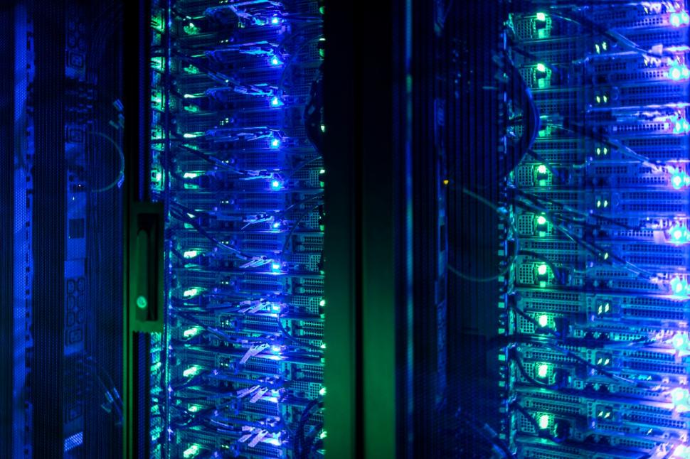 Cum arată serverele de 100 de milioane de euro ale cloudului guvernamental. Pe acestea vor fi stocate informațiilor românilor 942196