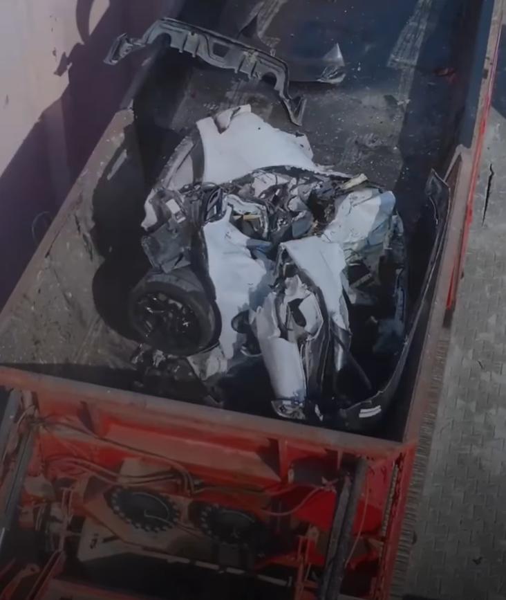 VIDEO Momentul în care poliția distruge mașina unui șofer filmat în timp ce făcea drifturi, în Qatar 942389