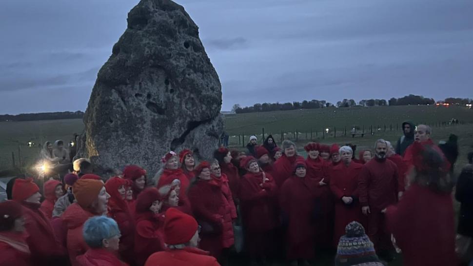 Mii de oameni au sărbătorit solstițiul de iarnă la Stonehenge şi templul Luxor din Egipt 942527