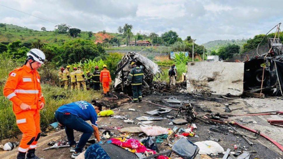 Tragedie în Brazilia: Bilanțul accidentului de autocar a ajuns la 32 de morți 942501