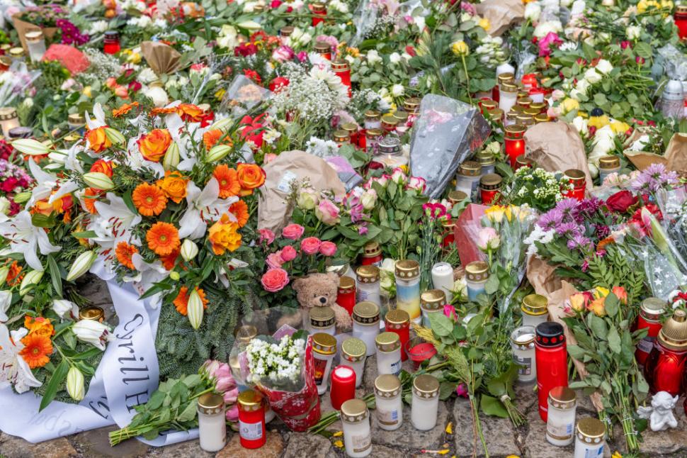Doliu și furie, după atacul de la târgul de Crăciun din Germania. Imaginile durerii în Magdeburg: „Este o tragedie pentru toată lumea” 942591