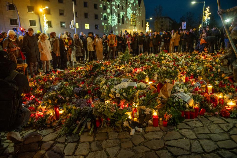 Doliu și furie, după atacul de la târgul de Crăciun din Germania. Imaginile durerii în Magdeburg: „Este o tragedie pentru toată lumea” 942592