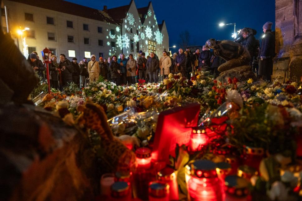 Doliu și furie, după atacul de la târgul de Crăciun din Germania. Imaginile durerii în Magdeburg: „Este o tragedie pentru toată lumea” 942598