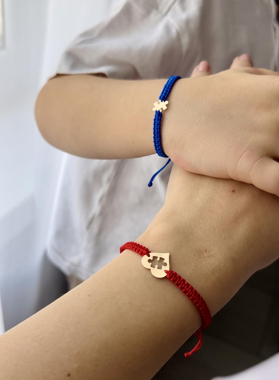 Cum să nu fii păcălit: Ghid complet pentru verificarea aurului și argintului – Testul apei și testul magnetului 942667