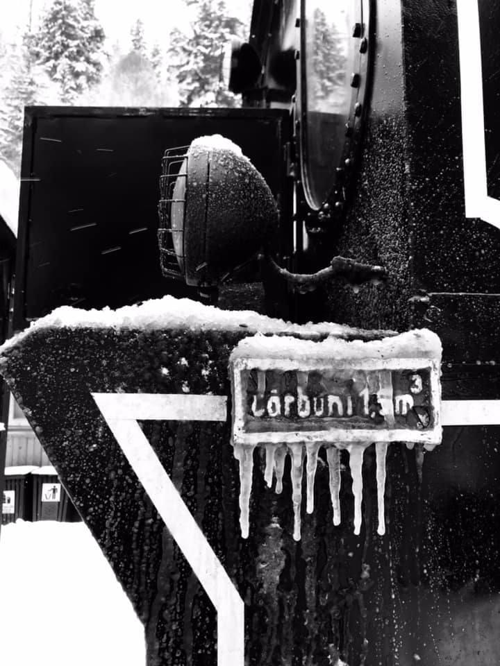 Imagini artistice cu mocănița din Maramureș iarna. Turiștii au rezervat deja locuri în tren pentru acest Crăciun: Cât costă un bilet 941910