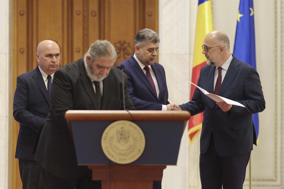 Imaginile zilei de naștere a Guvernului Ciolacu 2: Bolojan supărat, Marcel Ciolacu nervos, Klaus Iohannis mândru 942802