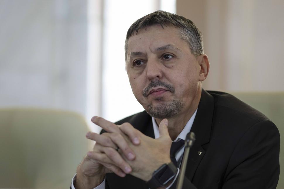 Imaginile zilei de naștere a Guvernului Ciolacu 2: Bolojan supărat, Marcel Ciolacu nervos, Klaus Iohannis mândru 942805