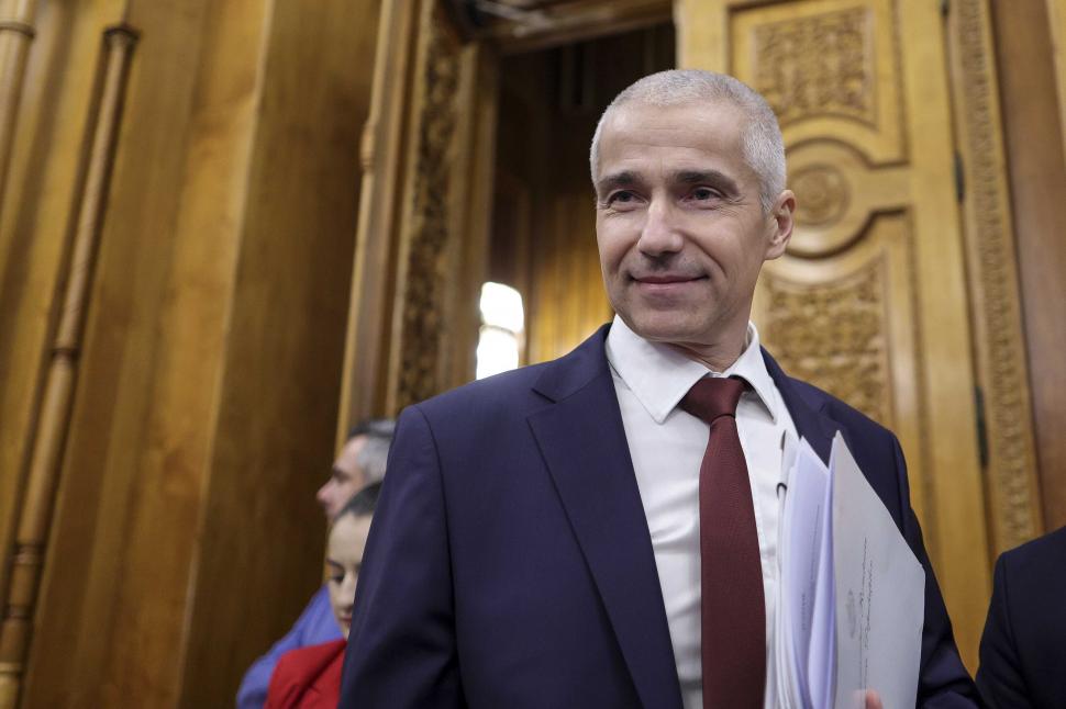 Imaginile zilei de naștere a Guvernului Ciolacu 2: Bolojan supărat, Marcel Ciolacu nervos, Klaus Iohannis mândru 942808