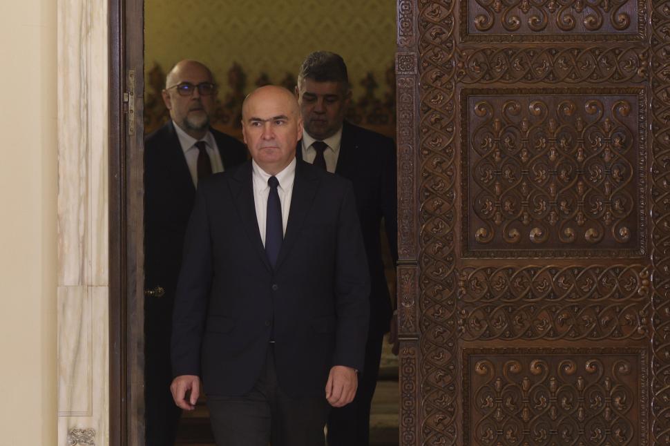 Imaginile zilei de naștere a Guvernului Ciolacu 2: Bolojan supărat, Marcel Ciolacu nervos, Klaus Iohannis mândru 942814