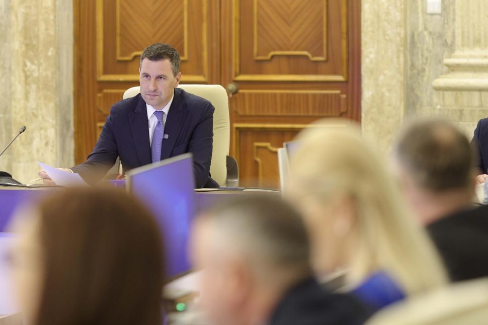 Imaginile zilei de naștere a Guvernului Ciolacu 2: Bolojan supărat, Marcel Ciolacu nervos, Klaus Iohannis mândru 942831