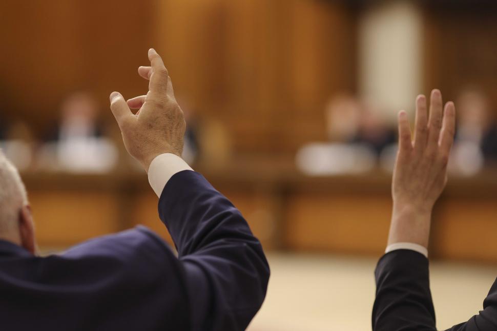 Imaginile zilei de naștere a Guvernului Ciolacu 2: Bolojan supărat, Marcel Ciolacu nervos, Klaus Iohannis mândru 942836