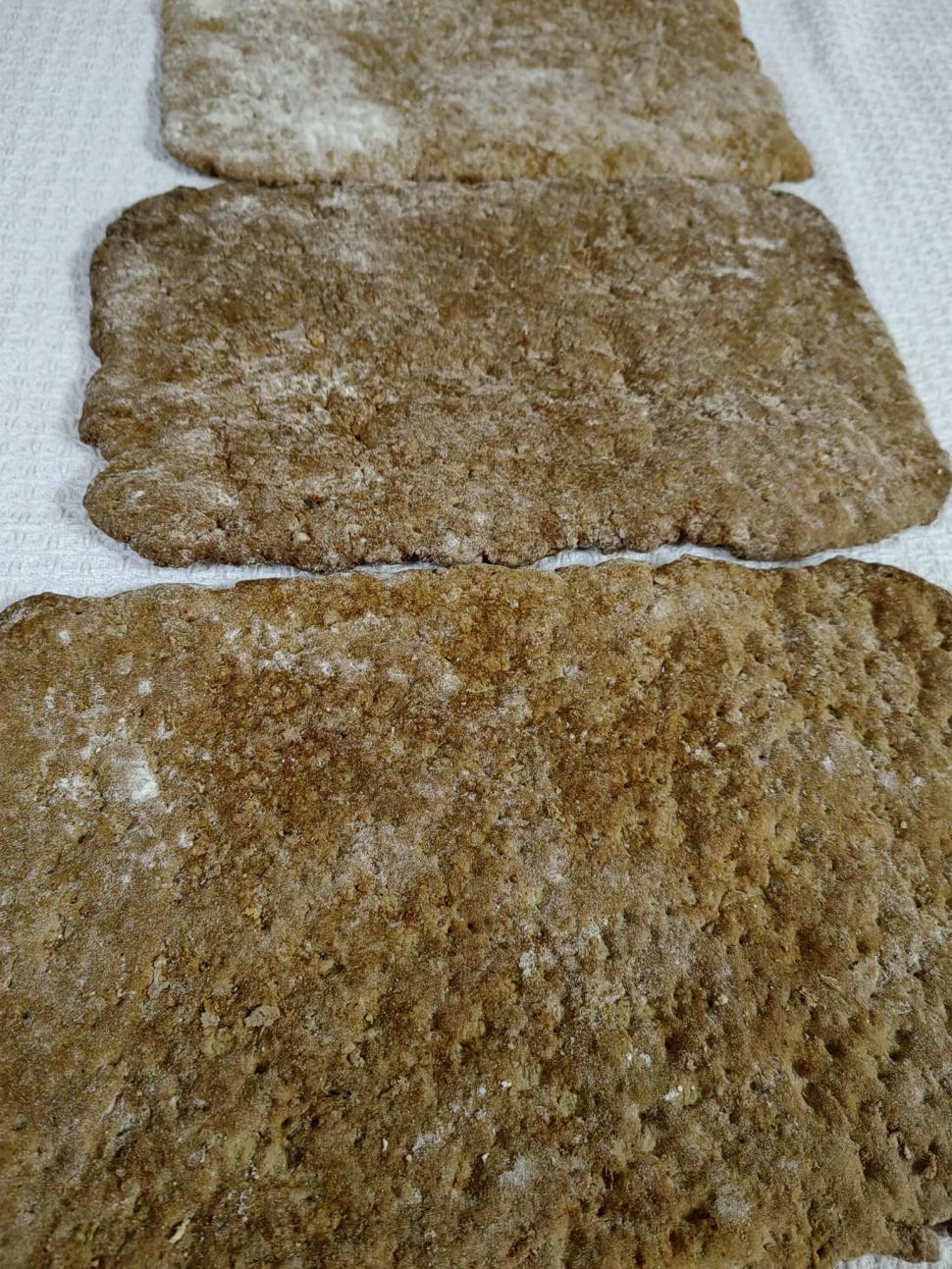 Rețetă veche de prajitură cu „foi odihnite”, transmisă din bătrâni în Maramureș. Este perfectă pentru sărbători 942703