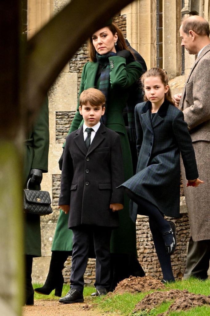 Familia regală britanică a participat la slujba de Crăciun. Imagini inedite cu Regele Charles și Prințesa Kate 943096