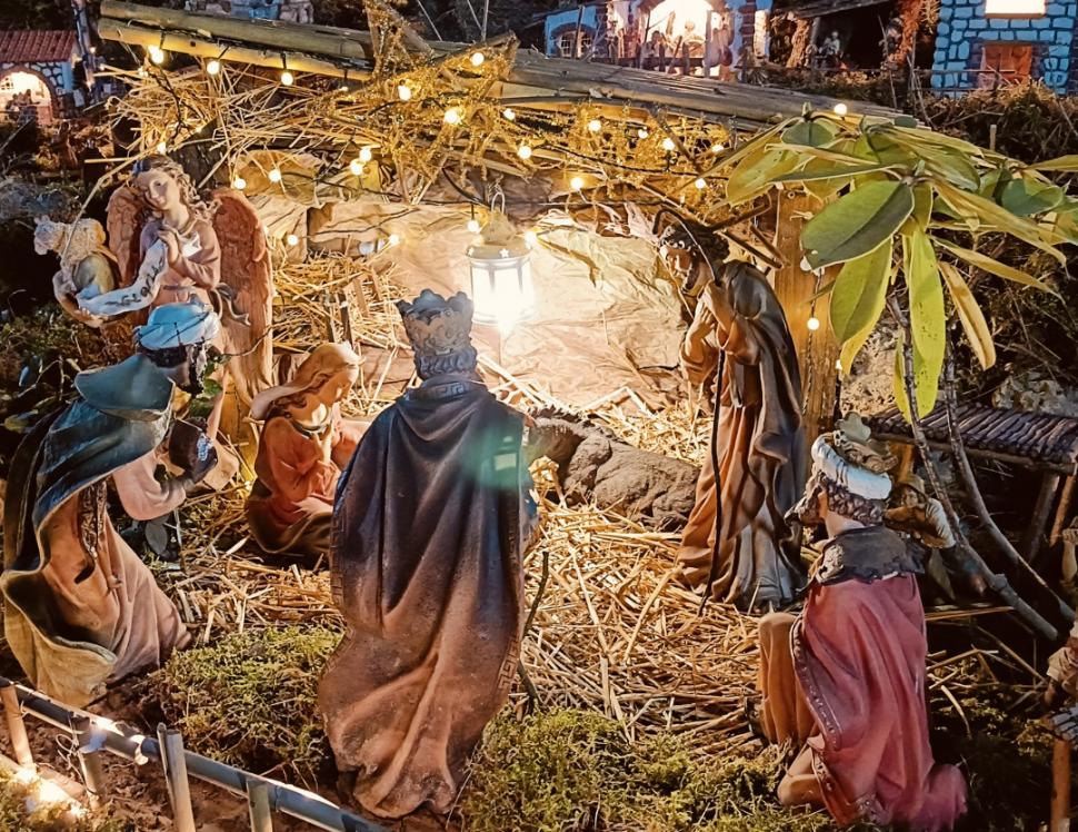Scena Nașterii Domnului în curtea unei case din Torino este vizitată de mii de oameni. Cum le-a venit ideea proprietarilor  943183