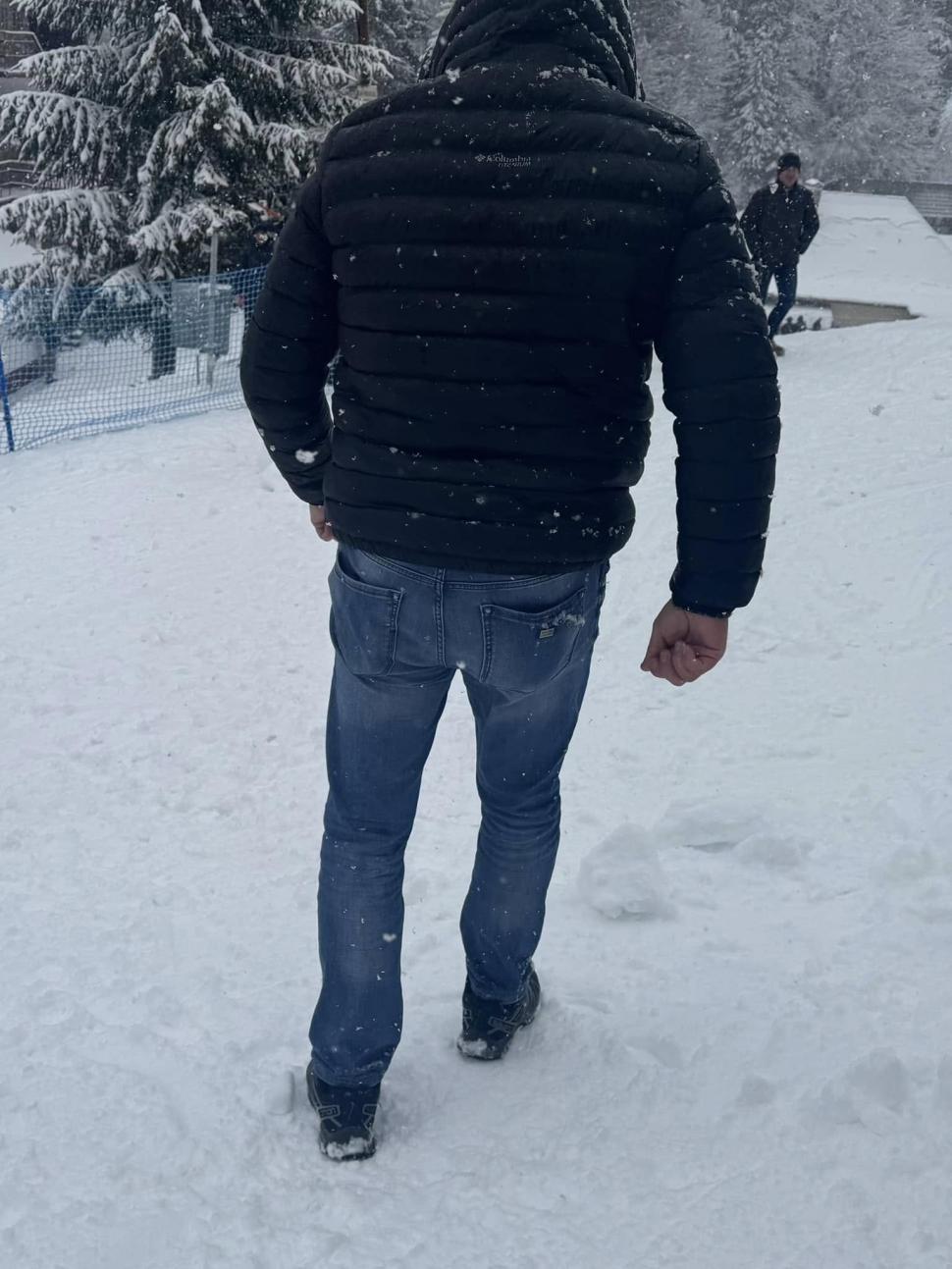 Salvamont Brașov le reamintește turiștilor că „muntele nu e podium de modă”: „Gleznele libere sunt bilete direct spre hipotermie” 943348