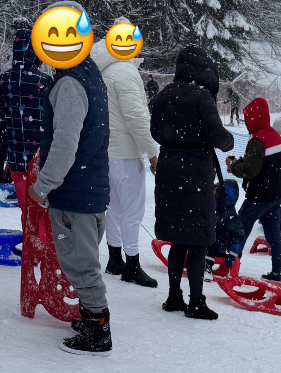 Salvamont Brașov le reamintește turiștilor că „muntele nu e podium de modă”: „Gleznele libere sunt bilete direct spre hipotermie” 943353