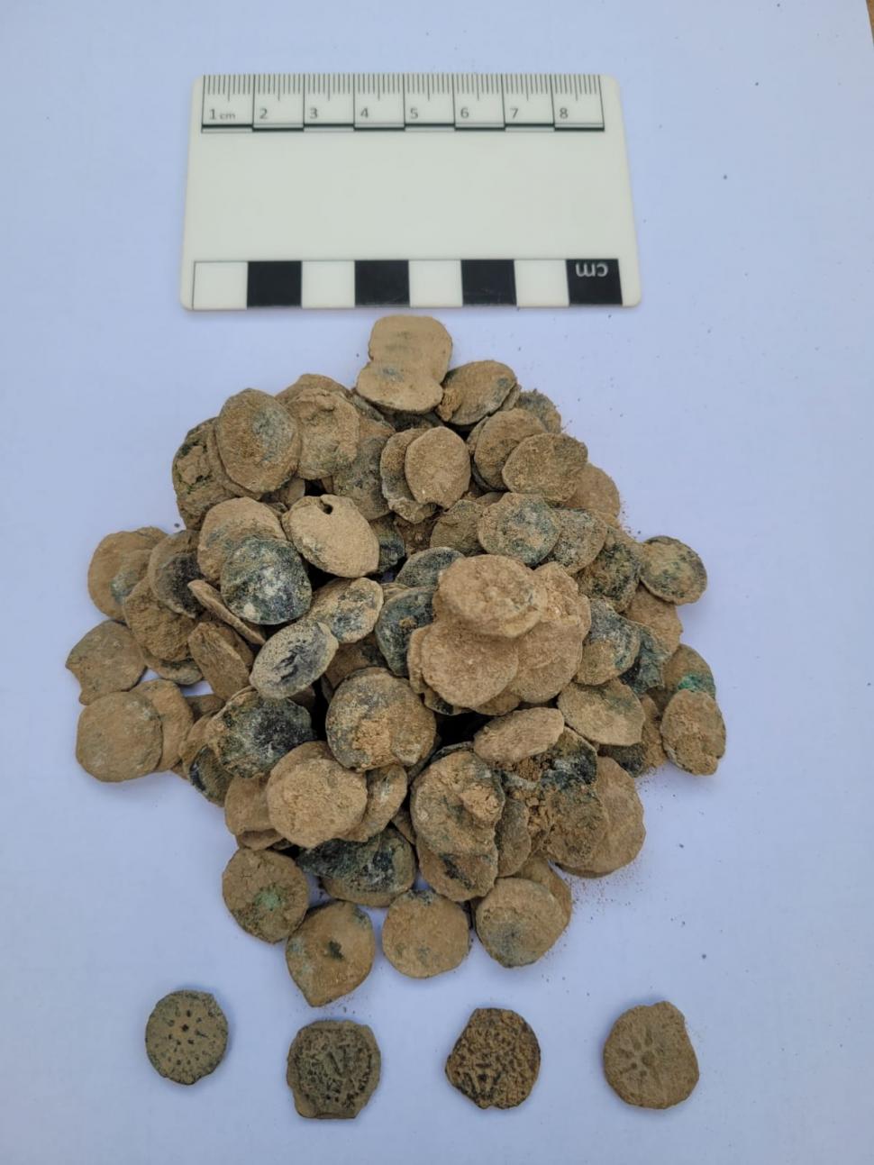 Cel mai mare tezaur de monede cu o vechime de peste 2.000 de ani a fost descoperit în Israel 943669