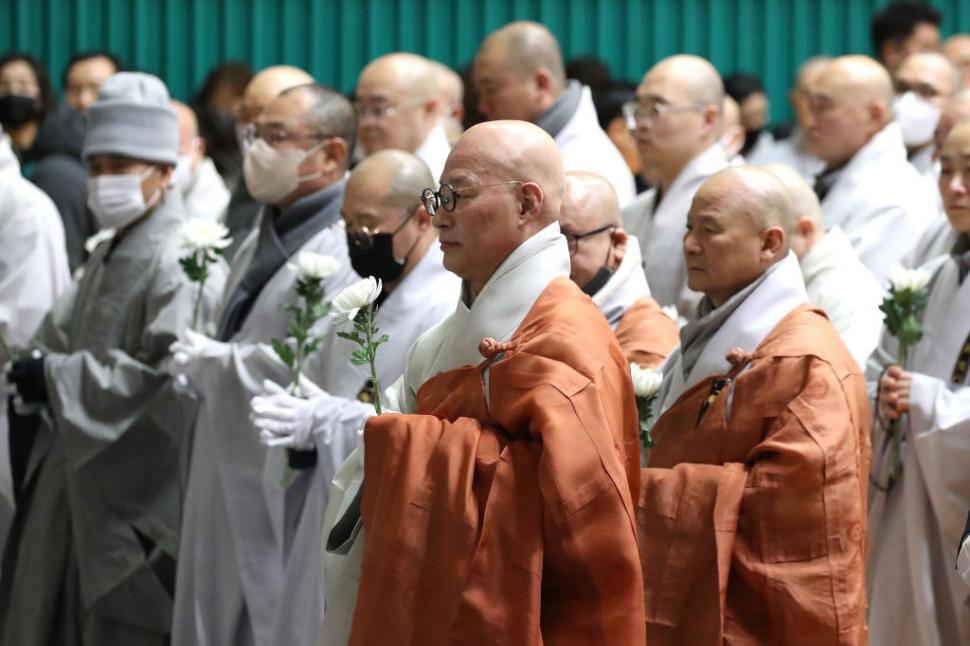 Imagini cutremurătoare, după accidentul aviatic din Coreea de Sud: 179 de oameni au murit după ce avionul Jeju Air 2216 s-a prăbușit 943609