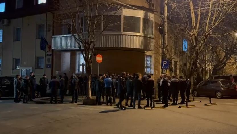 Proteste la penitenciare. Sute de angajați nu vor să lucreze din cauza ordonanței "trenuleț". Deținuții nu sunt duși azi la instanțe 943748