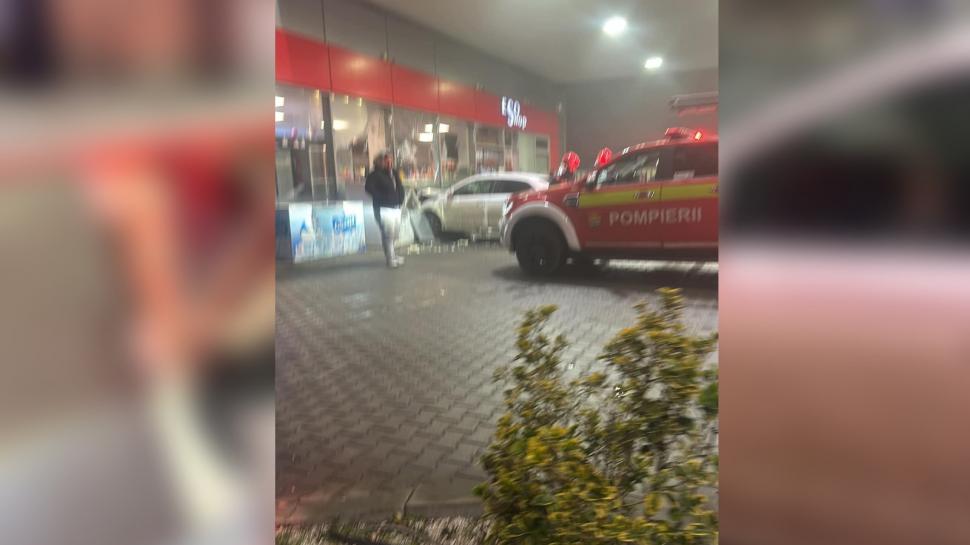 Un marocan a intrat cu maşina într-o benzinărie din Timiş 943979