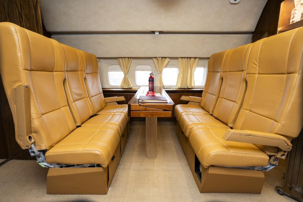 E probabil una dintre cele mai inedite cazări din lume. Cum arată fostul avion al lui Pablo Escobar, unde te poți simți ca miliardarii 944177