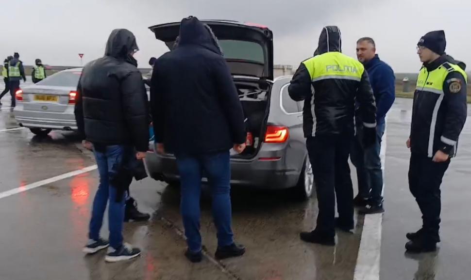 Primele controale în zonele de graniță, după aderarea la Schengen. Poliția verifică mașini și acte: Nu înseamnă că ne oprim, ne adaptăm 944104