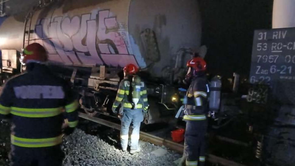 Scurgeri de benzină dintr-un vagon-cisternă în Gara Albeşti. Locuitorii din zonă sunt evacuați 944197