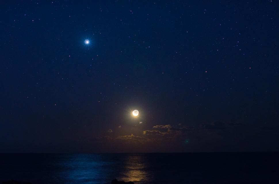 Spectacol cosmic la început de an. Planeta Venus a strălucit aproape de Lună 944312