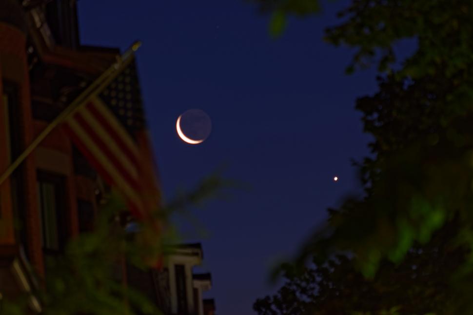 Spectacol cosmic la început de an. Planeta Venus a strălucit aproape de Lună 944313