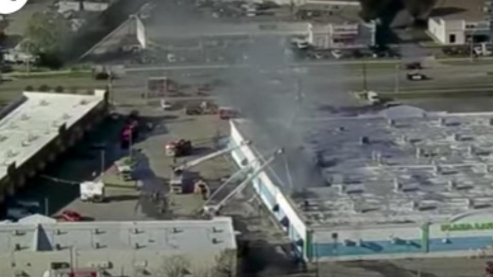 Peste 500 de animale au murit într-un incendiu la un centru comercial din Dallas 944431