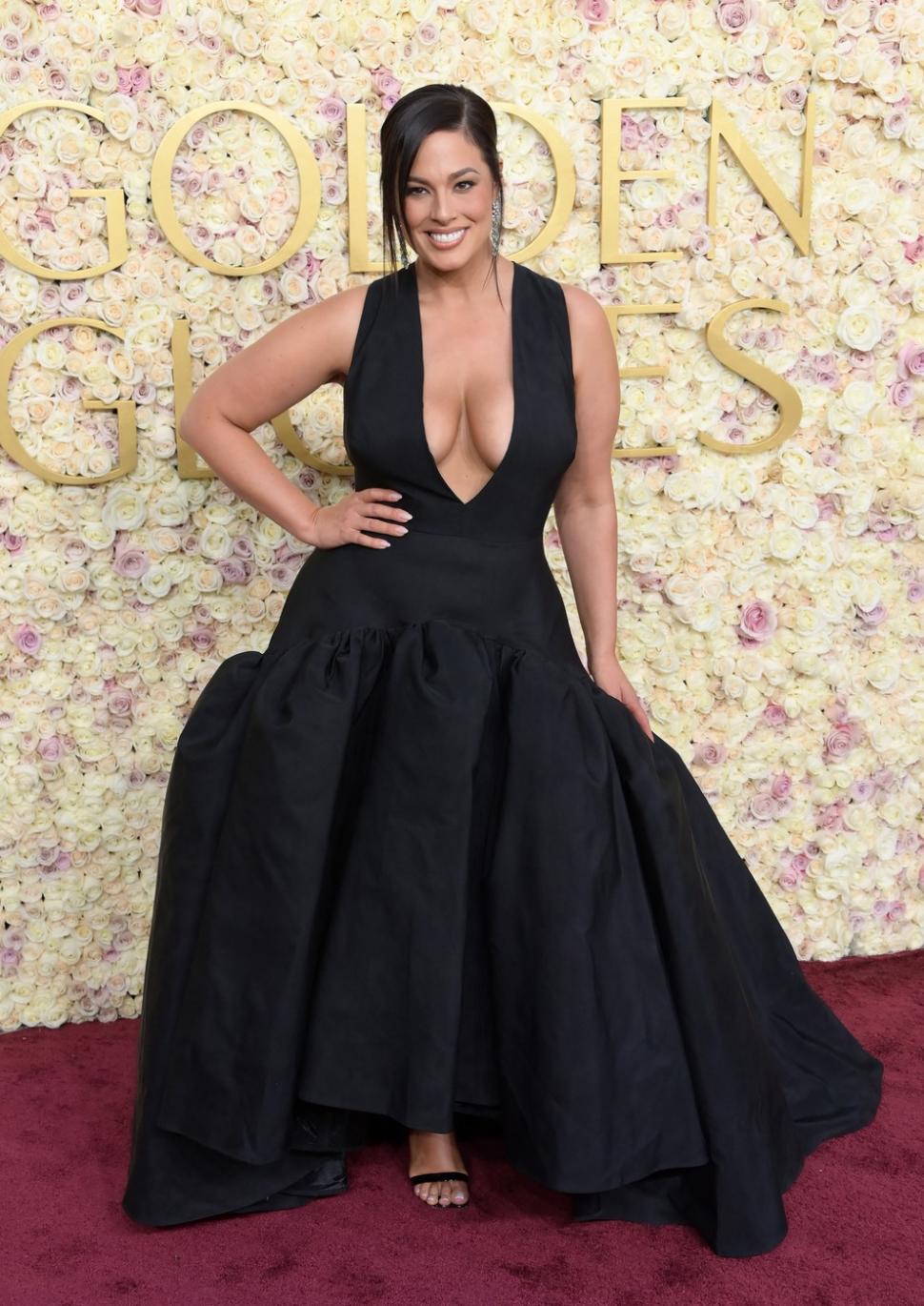 Cele mai extravagante rochii de la Globurile de Aur 2025. Vedete care au făcut senzație pe covorul roșu 944488