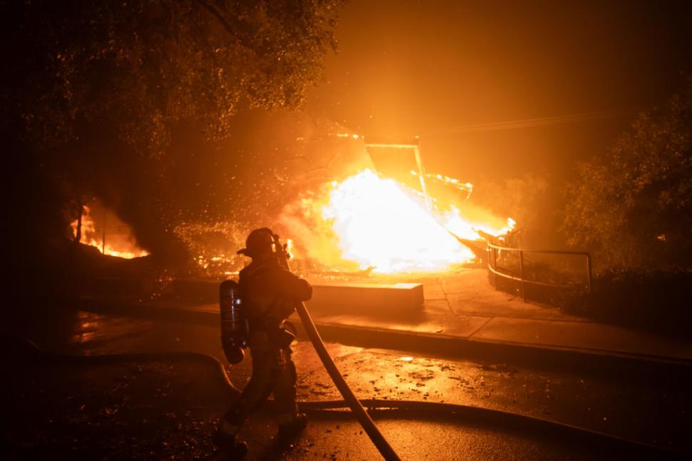 Ce este „vântul diavolului”, fenomenul meteo care alimentează incendiile devastatoare din Los Angeles 944981